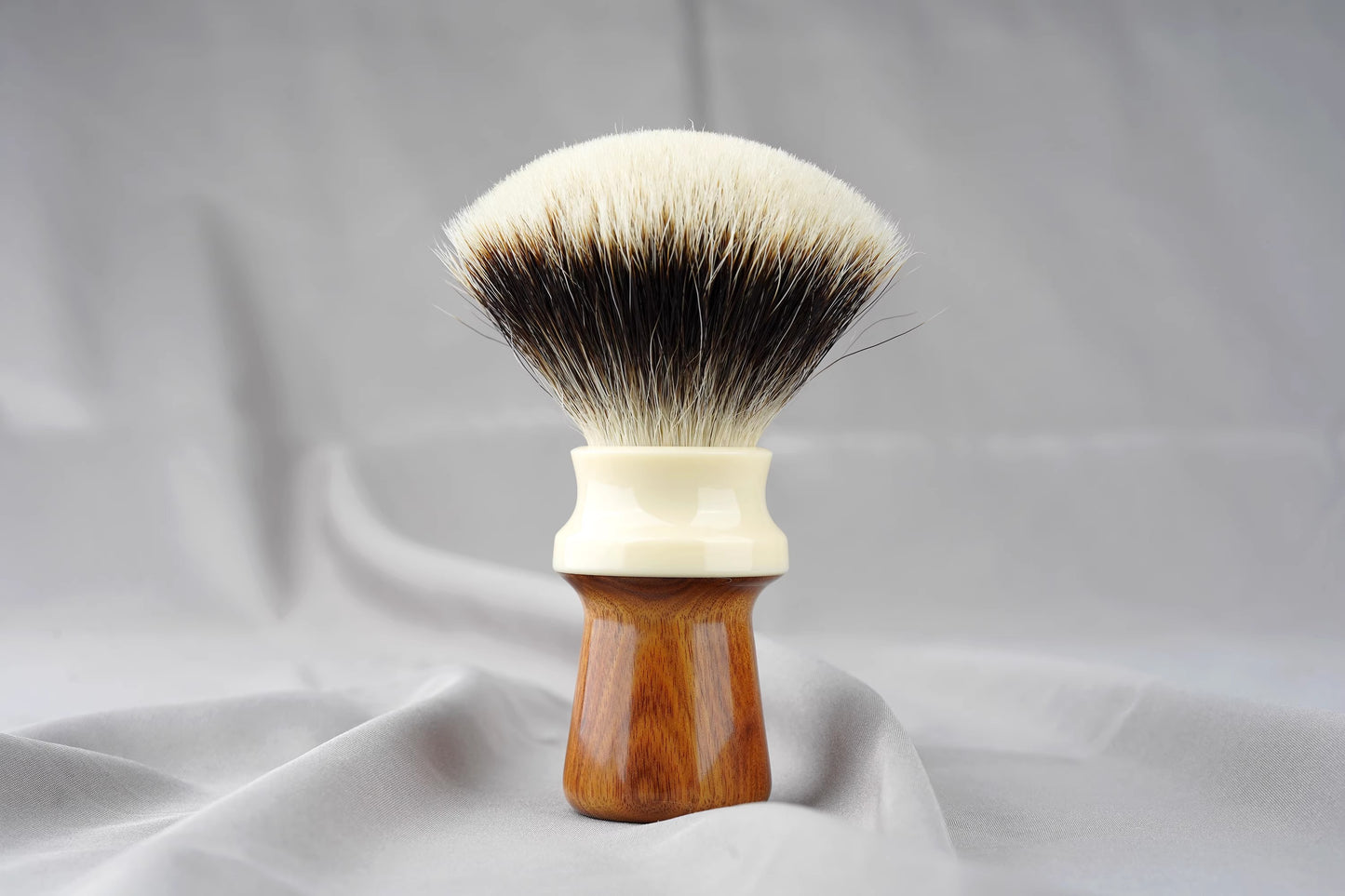 Arno-Manchuria H handtied finest two band shaving brush knot