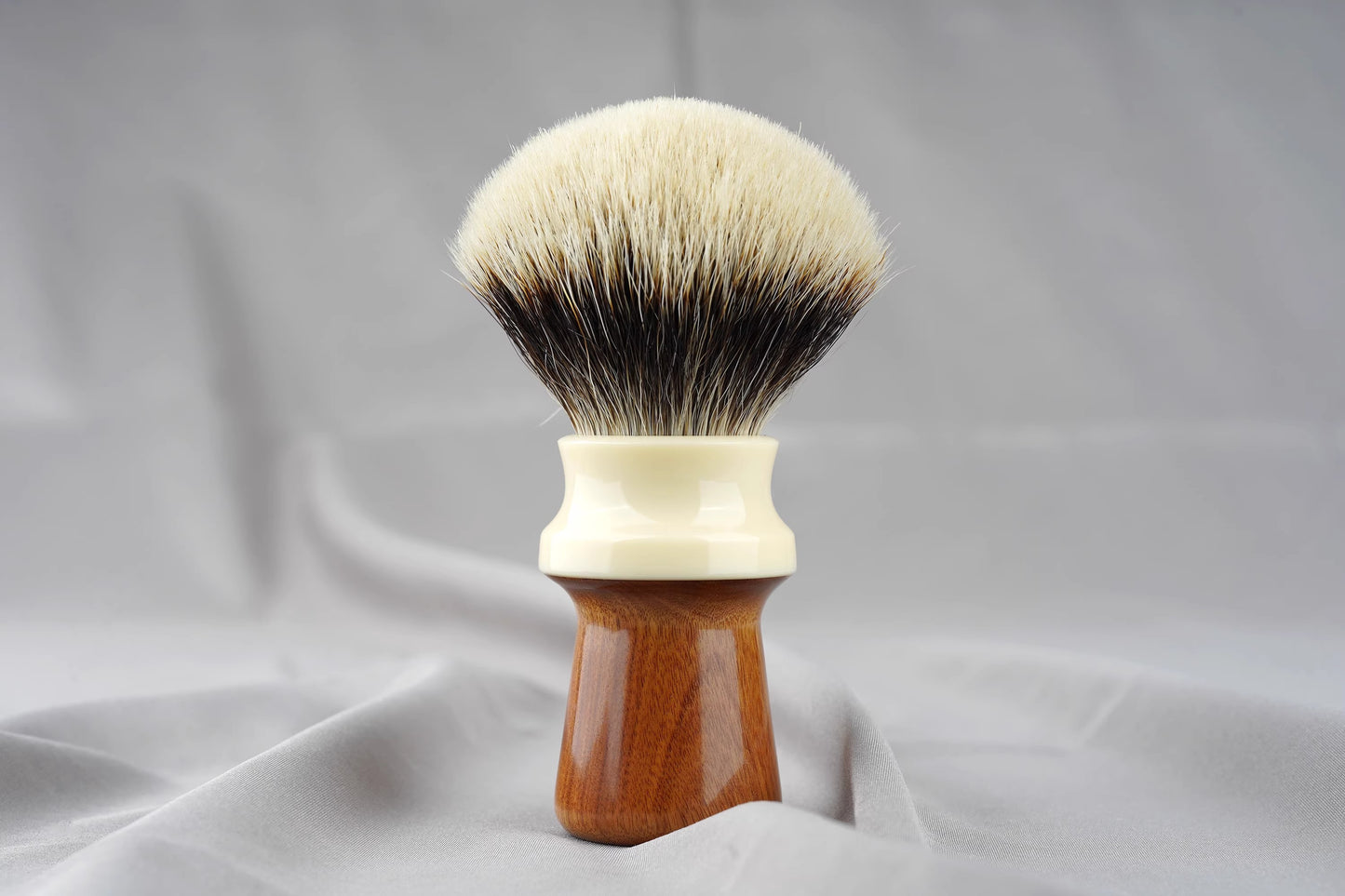 Arno-Manchuria H handtied finest two band shaving brush knot